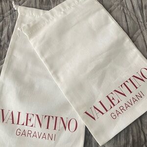💯 Valentino Garavani dustbags (2)